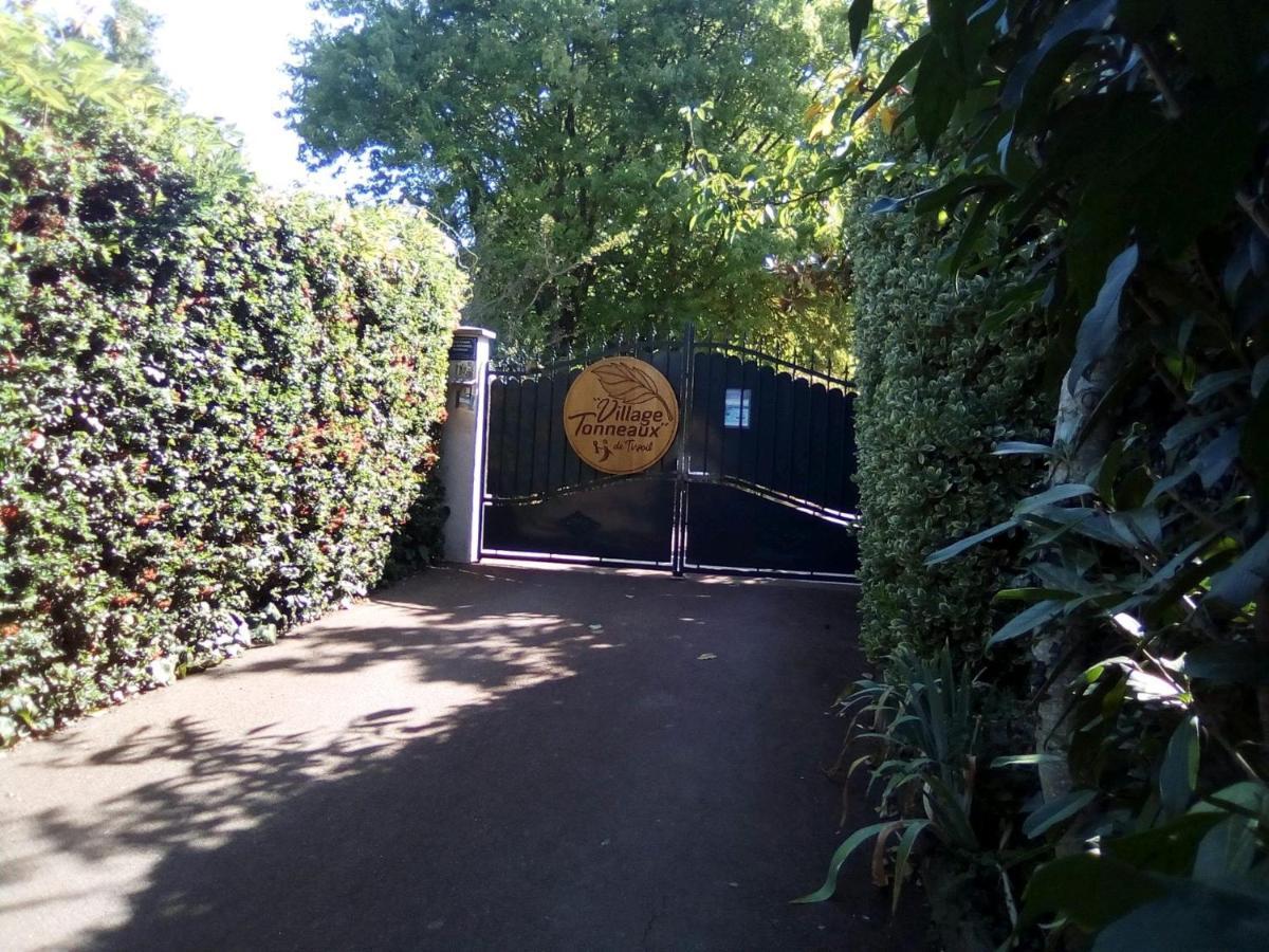 " Village Tonneaux De Tirpoil " Montilliers Exterior foto
