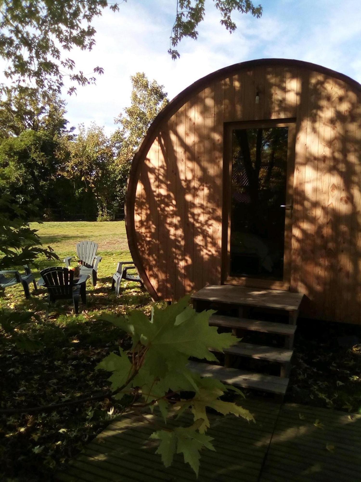 " Village Tonneaux De Tirpoil " Montilliers Zimmer foto